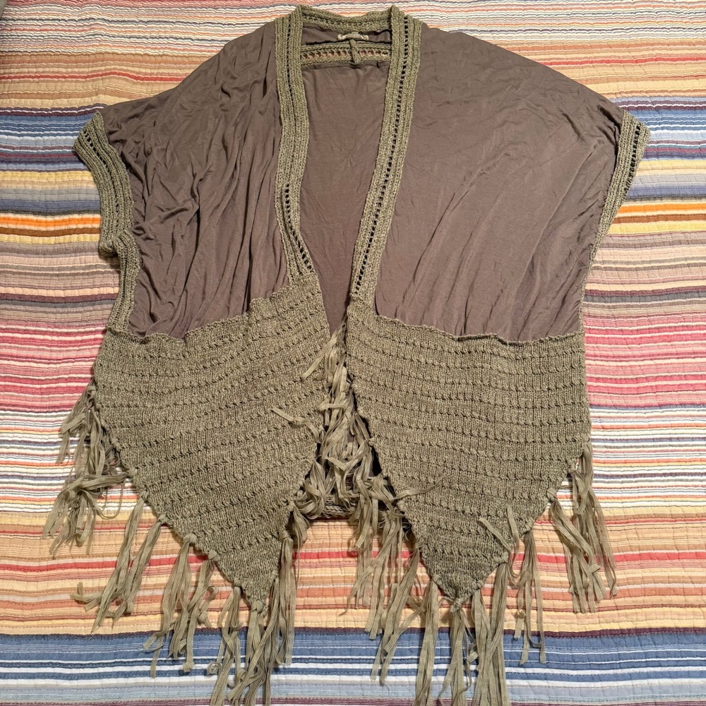 Gimmicks Buckle Womens SM Boho Open Front Fringe Vest Crochet Trim Taupe Olive